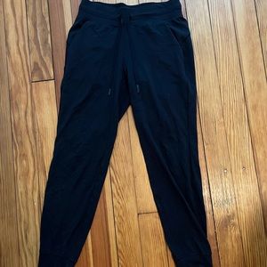 Lululemon black align joggers size 8. EUC
